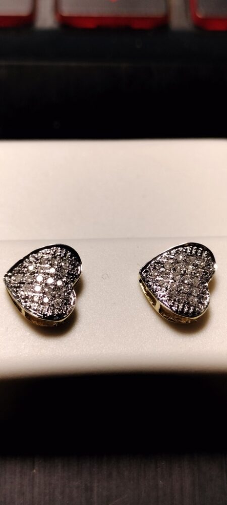 arete Diam. 10k diamante Weight 0.10ctw