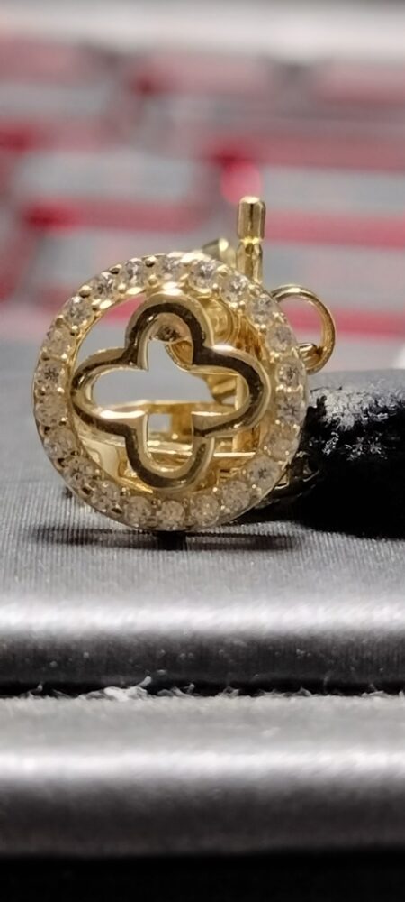 arete rddo flor 4 petalos liso 14k zirc B Weight 1.gr