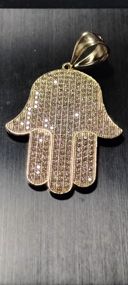 dije mano fatima c/zirc 14k zirc B Weight 6.8gr