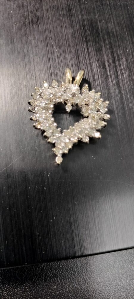 dije Diam. corazon diam 10k diamante Weight 4.3gr