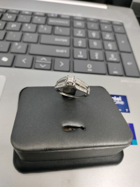 anillo Diam comp. mujer c/diamantes duo 10k diamante Size size7 Weight 3.75gr