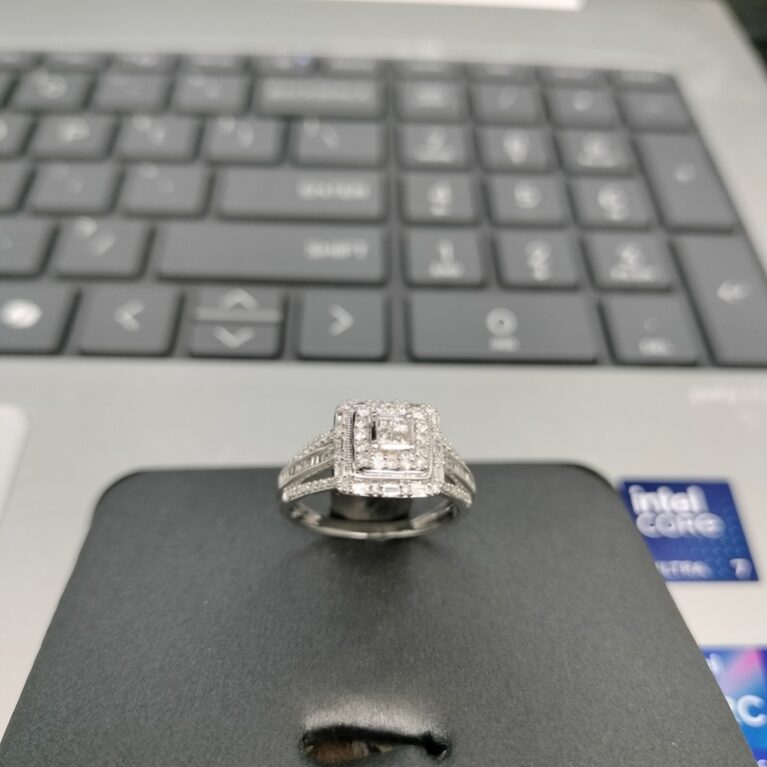 anillo Diam cddo 3 niveles c/diamnte 10k diamantes Size size7 Weight 2.35gr