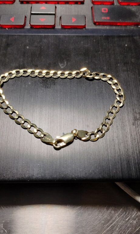 manilla c/brillo 10k Size size8/4.9mm Weight 4.6gr