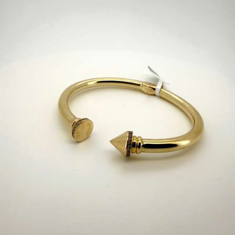 pulse pulse arrow 10k zirc B Size size 6.7/5mm Weight 11.3gr