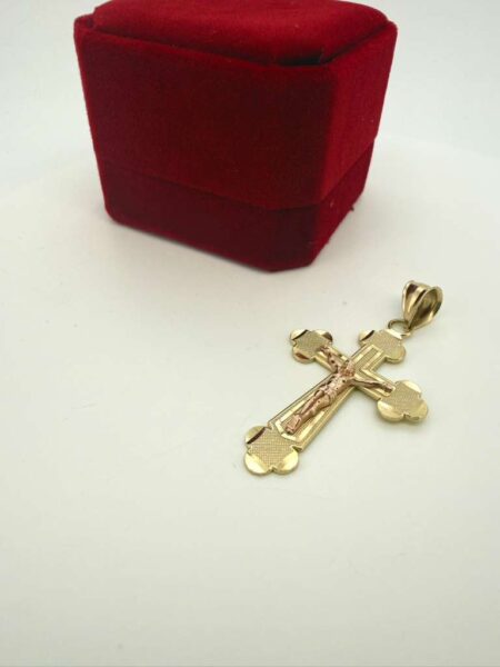 Earring crucifix w/christ 14k Weight 3.7gr