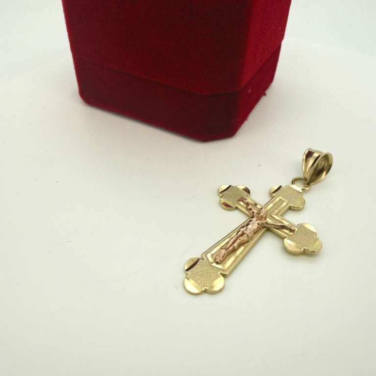 Earring crucifix w/christ 14k Weight 3.7gr