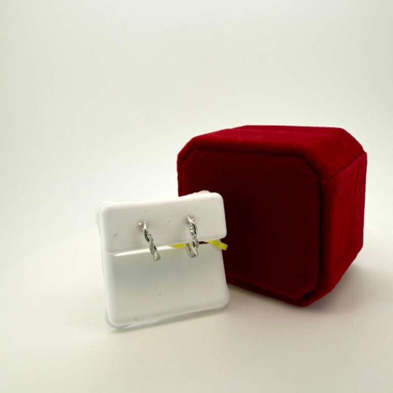 Earring/Diamond hoops 10k diam Weight 0.06ctw