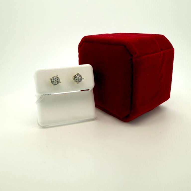 Earring/Diamond round 10k diam Weight 0.11ctw