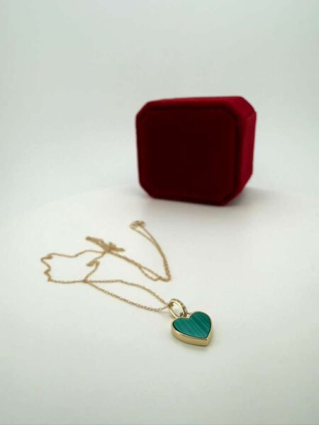 chain/pendant heart/malachite green 14k malachite Size size18/1mm Weight 0.03ctw