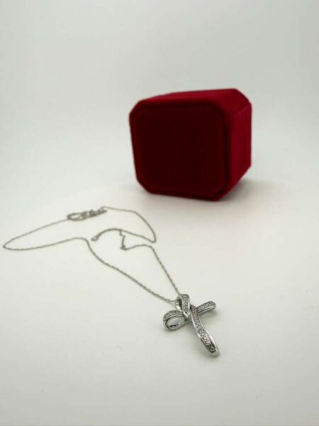 chain/pendantdiam crucifix /diam 10k diam Size size18/1mm Weight 0.10ctw