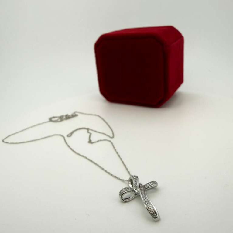 chain/pendantdiam crucifix /diam 10k diam Size size18/1mm Weight 0.10ctw