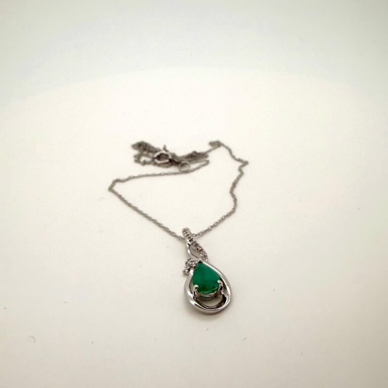 chain /pendant chain/pendant emerald green 10k emerald green Size size18/1mm Weight 0.05ctw