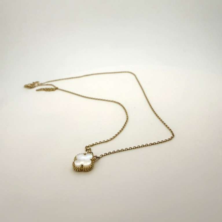 chain/pendant chain w /flower Clover 14k onyx w Size sz18/0.75mm Weight 2.2gr