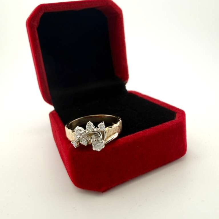 Diamond Ring ladys ring 14k diamon Size size8 Weight 5.1gr