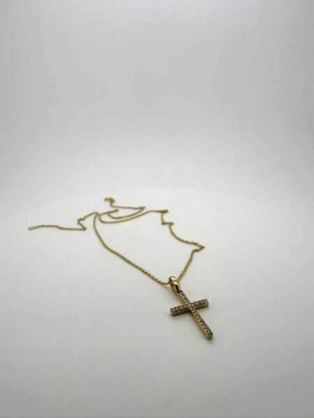chain /pendant chain w/crucifix and zirc 10k zirc W Size size16/1mm Weight 2.25gr