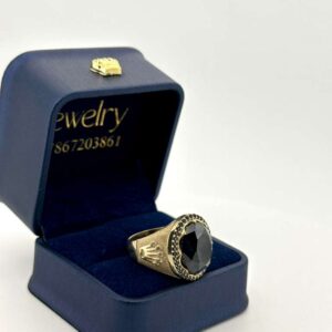 Ring Ring with a crown and a black stone 10k black stone Size size 11 Weight 10.3gr