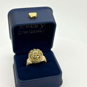 Ring Ring with a crown 10k Size size10 Weight 6.7gr