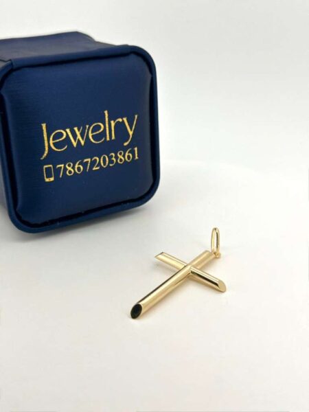 chain /pendant Cross pendant 10k Weight 1.8gr