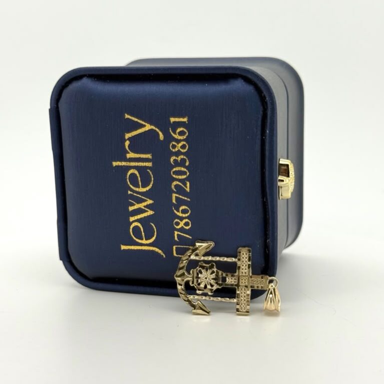 chain /pendant Anchor pendants 10k Weight 2.5gr