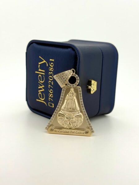 chain /pendant Virgin of Charity Pendant 10k Weight 5.9gr