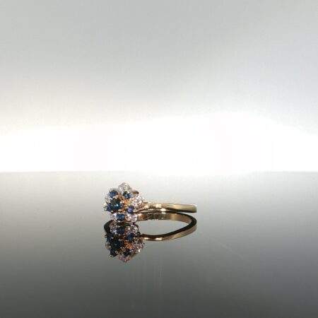 ring/diam/sapphire flower w/sapphire /diam 14k diamond/sapphire size 6.5 2.2gr