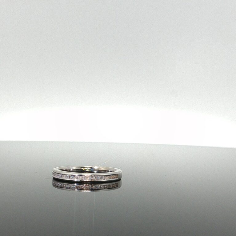 Ring singler ring 14k zirc W size7 2.85gr