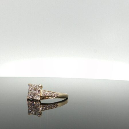 Ring square 1 level 10k diam size7 2.6gr