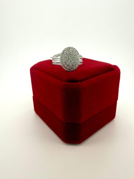Ring Round 3 level 10k diam Size size7 Weight 1.ctw