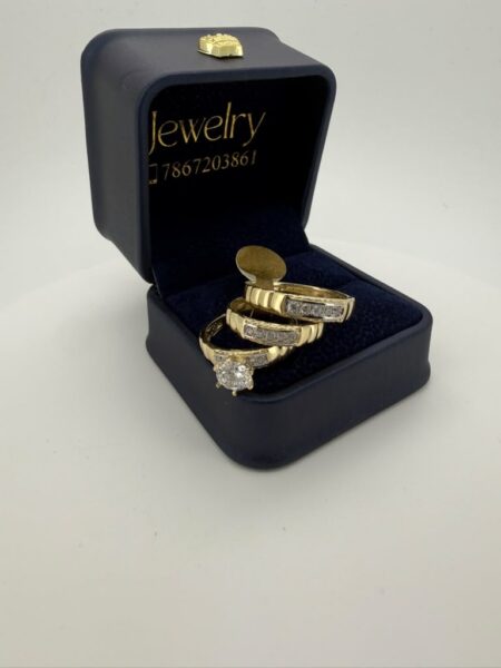Ring commitment 10k zirc W size11.5/7 7.8gr