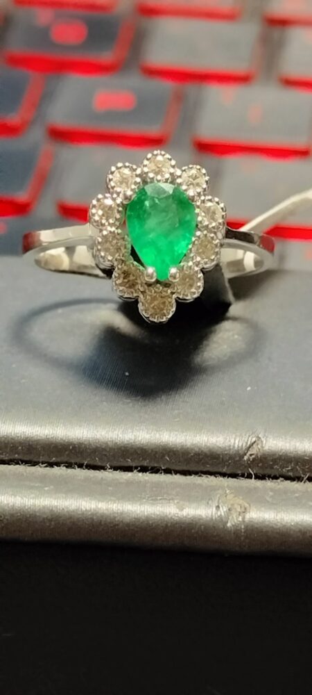 Ring diamond/emerald Ring diamond/emerald 14k diamante/esmeralda size7.5 2.95gr