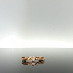 Ring rings 10k zircW size 7.5 1.5gr