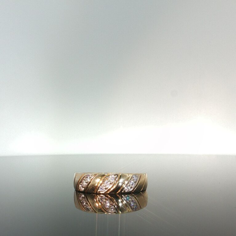 Ring zirc Ring zirc 14k zircw size 8.5 3.4gr