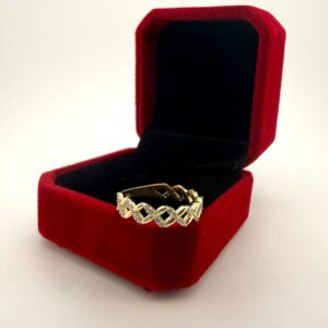 Ring Chain-style 10k zircW Size 7.5 Weight 1.8gr