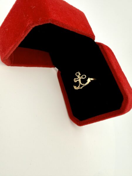 Ring 14k Size 8.5 Weight 1.5gr