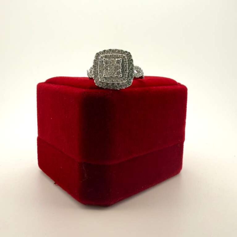Ring + Diamond square3 level 10k size7 1ctw Weight 5gr