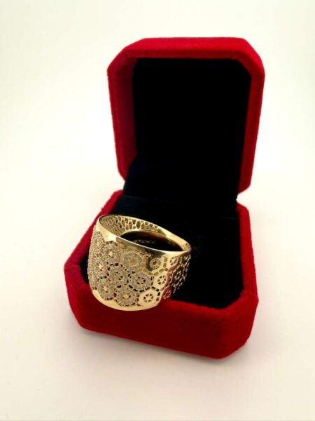 Ring band hex.shell w/zirc 10k zirc B  size7 Weight 3.95gr