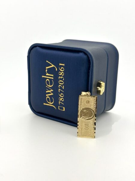 Pendant 10k  Weight 2gr