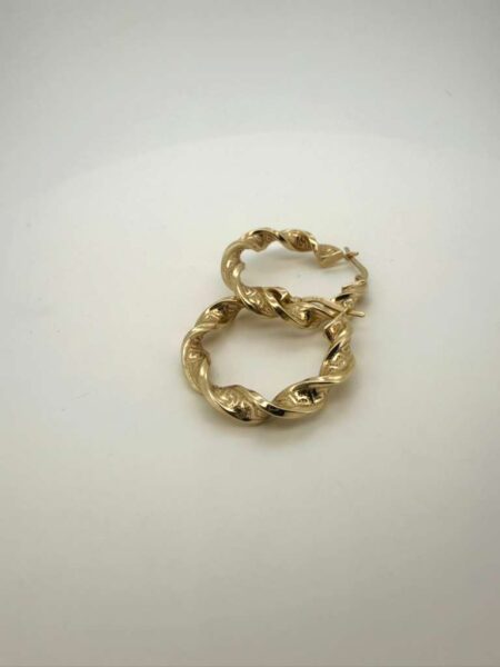 Earring earring hoop twisted 10k Size 5x30mm Weight 3.5gr
