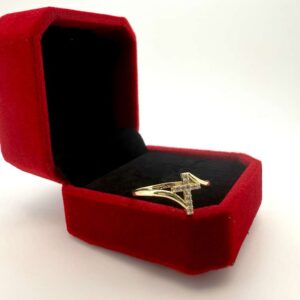 Ring Cross with cubic zirconia 10k zircW Size 8.5 Weight 1.1gr