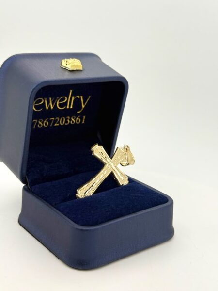 Pendant 10k Weight 2gr