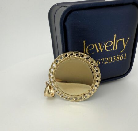 pendant for photo w/zirc 10k  Weight 4.5gr